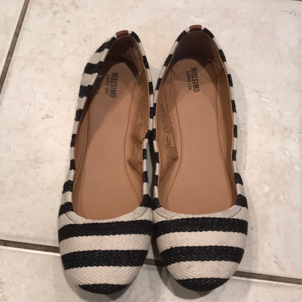 Mossimo brand flats